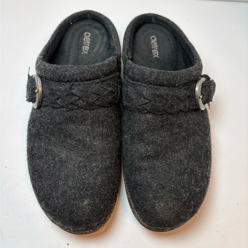 Aetrex Libby women’s gray wool faux fur lined slip-on mules clogs size 7